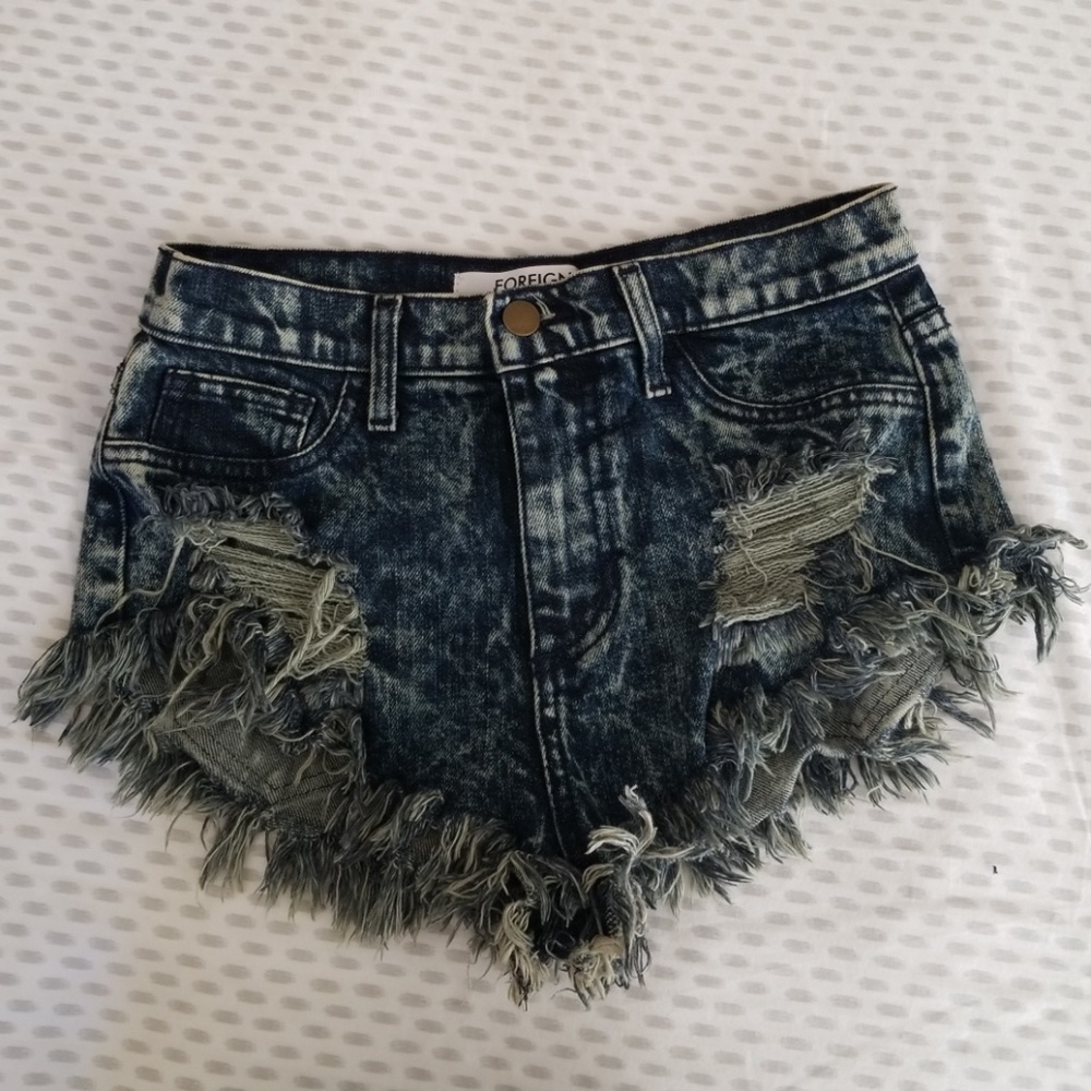 Denim frayed shorts